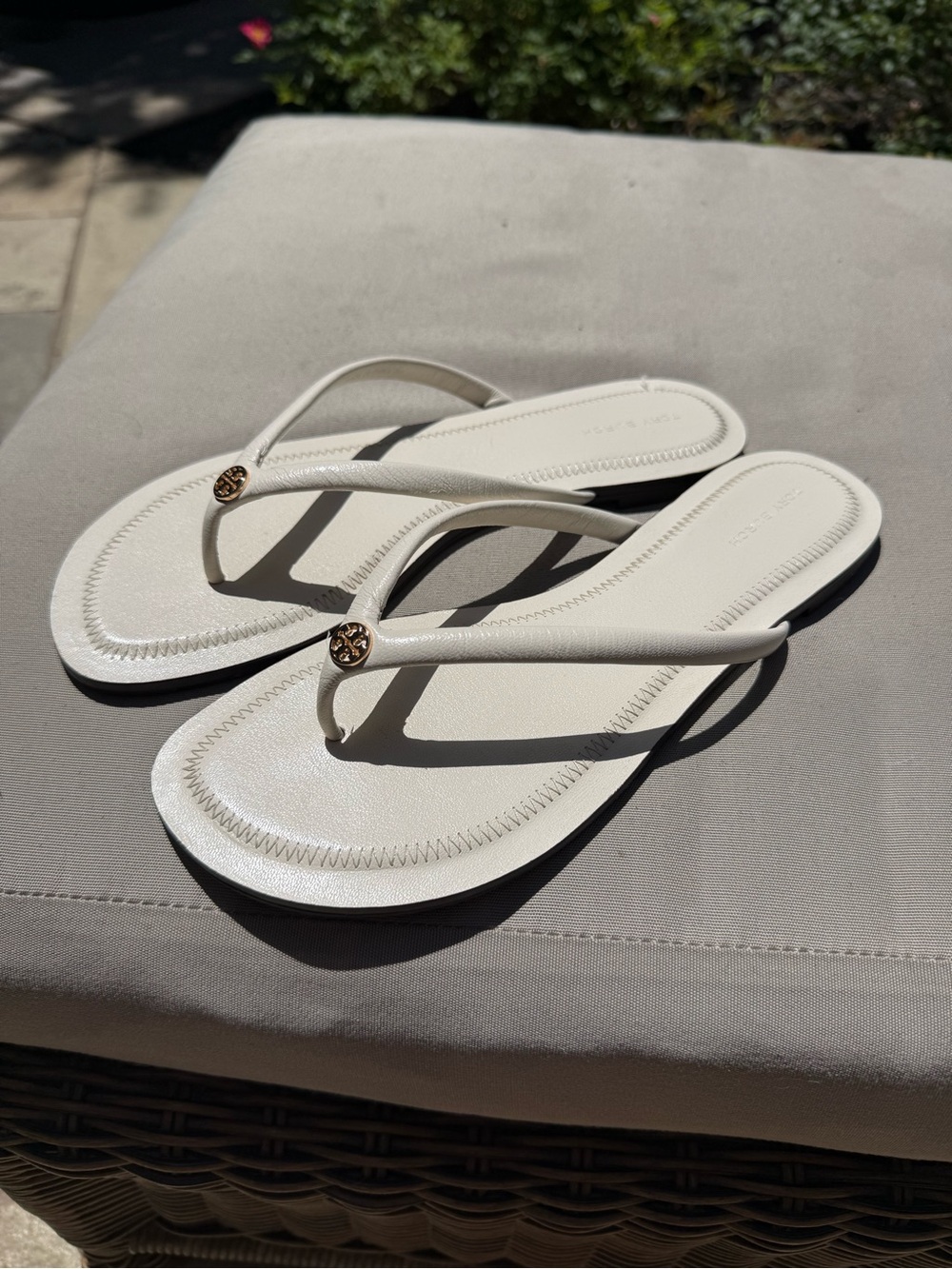 Tory Burch White Leather Logo Thong Sandals with Gold Emblem